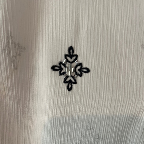 White House Black Market White and Black Women's Top 3/4 sleeve boho - Picture 3 of 14